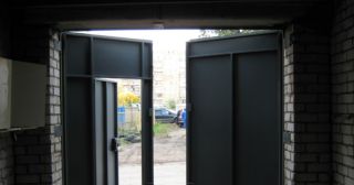 Купить гаражные ворота распашные Апшеронск, цена от 3868 руб.